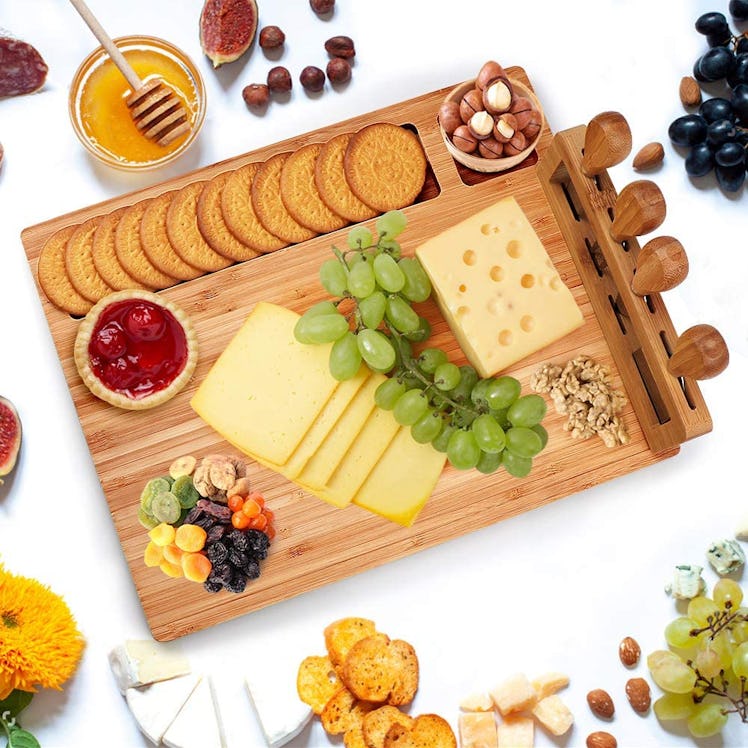 Widousy Bamboo Cheese Board Set