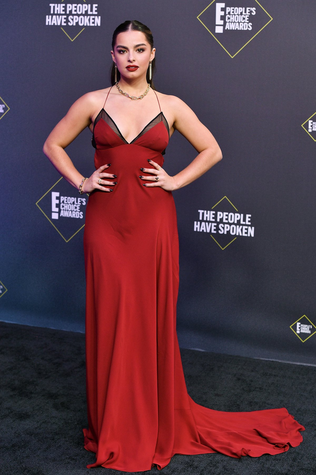 Addison Rae S 2020 People S Choice Awards Dress Has Me Seeing Red