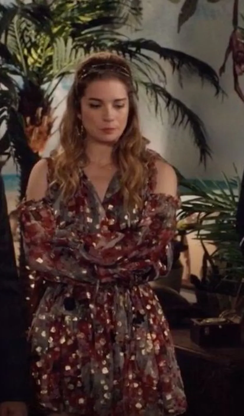 Alexis Rose 'Schitt's Creek' Looks To Try Alexis Rose 'Schitt's Creek' Looks To Try