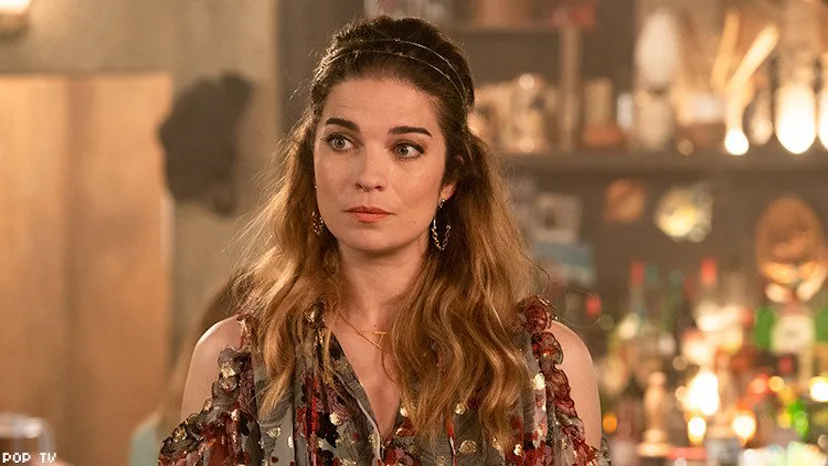 Alexis Rose 'Schitt's Creek' Looks To Try Alexis Rose 'Schitt's Creek' Looks To Try