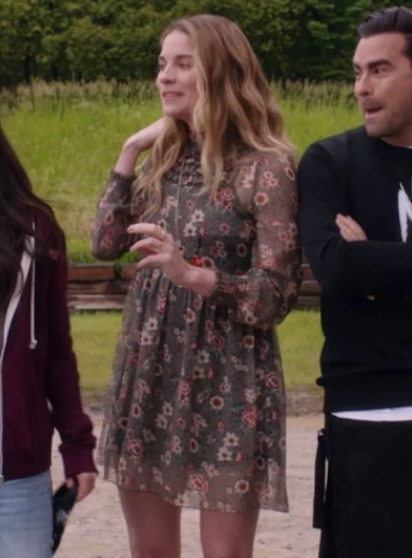 Alexis Rose 'Schitt's Creek' Looks To Try Alexis Rose 'Schitt's Creek' Looks To Try