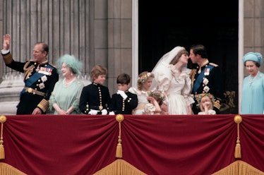 Princess Diana and Prince Charles’ wedding day body language is so telling.