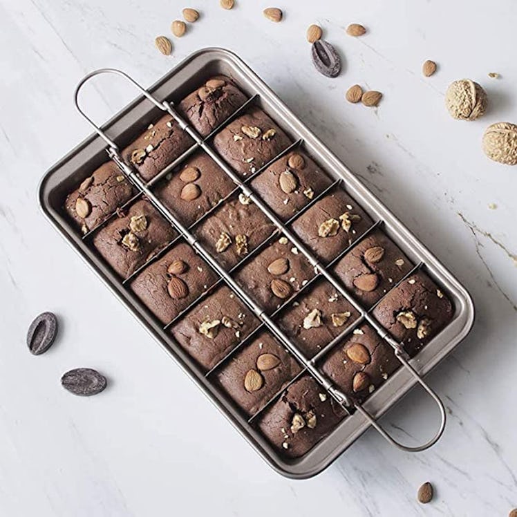 Ailelan Non-Stick Brownie Pans With Dividers