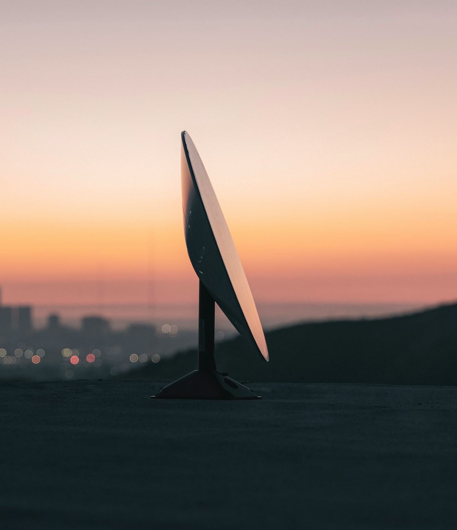 SpaceX Starlink: incredible beta test photos show the futuristic router