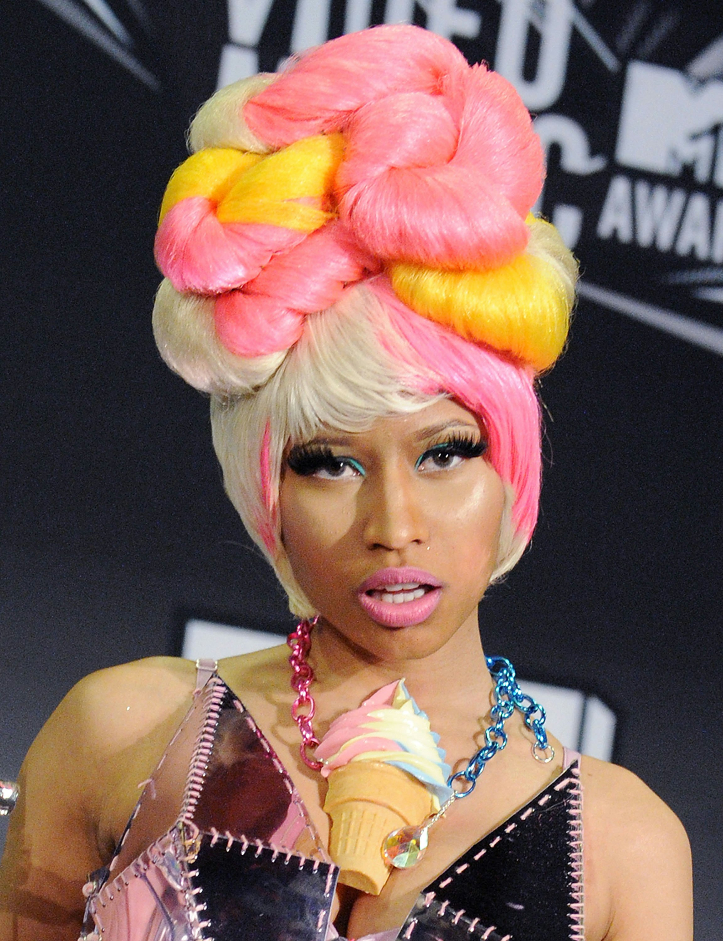 Nicki Minaj s Best Pink Friday Beauty Moments Include Her Most