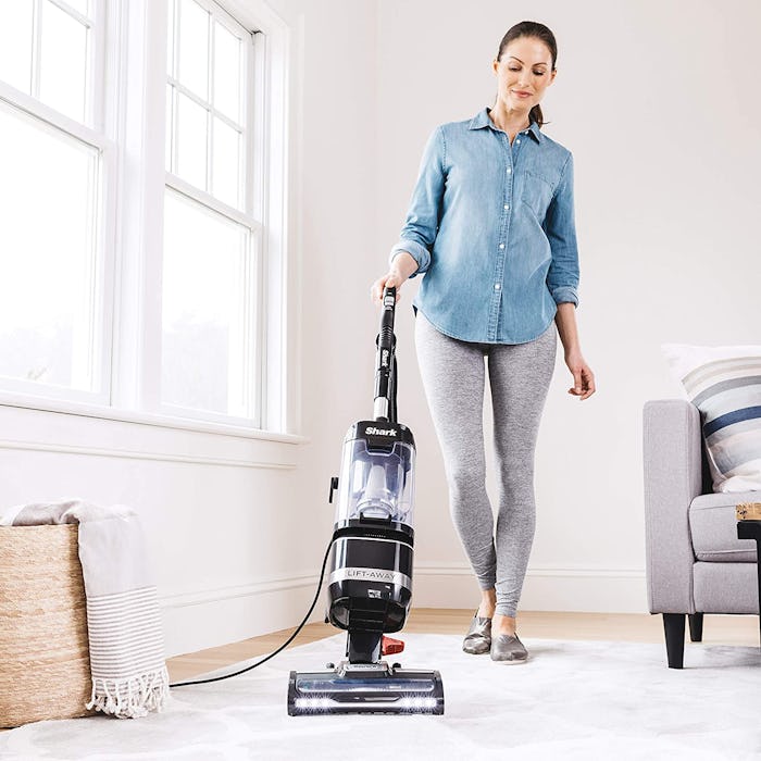 Shark Navigator Lift-Away Corded Lightweight Upright Vacuum With Detachable Pod