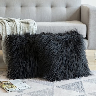 MIULEE Faux Fur Throw Pillow Cases (2 Pack)
