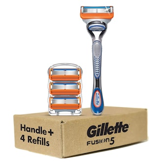 Gillette Fusion5 Razor and 4 Blade Refills