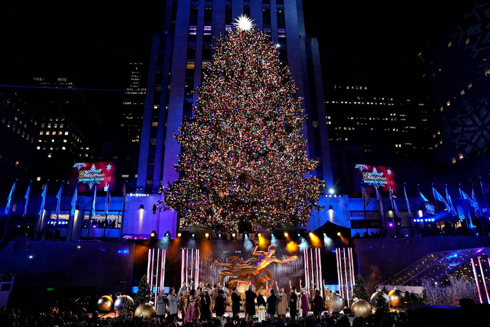 How To Watch & Stream The Rockefeller Center Christmas Tree Lighting