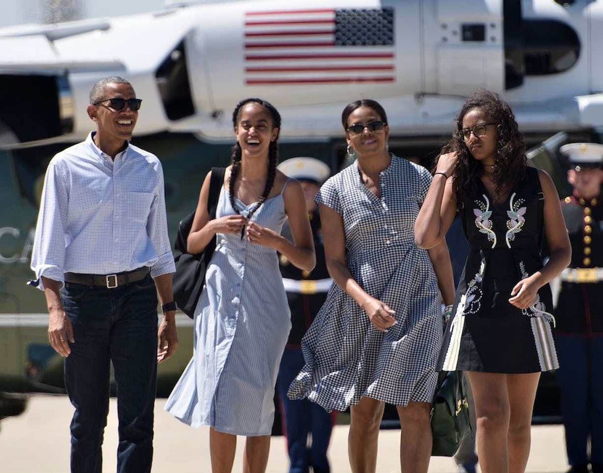 Sasha & Malia Obama Participated In Black Lives Matter Demonstrations(01)