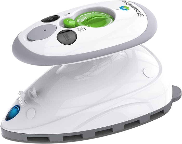 Steamfast SF-717 Mini Steam Iron