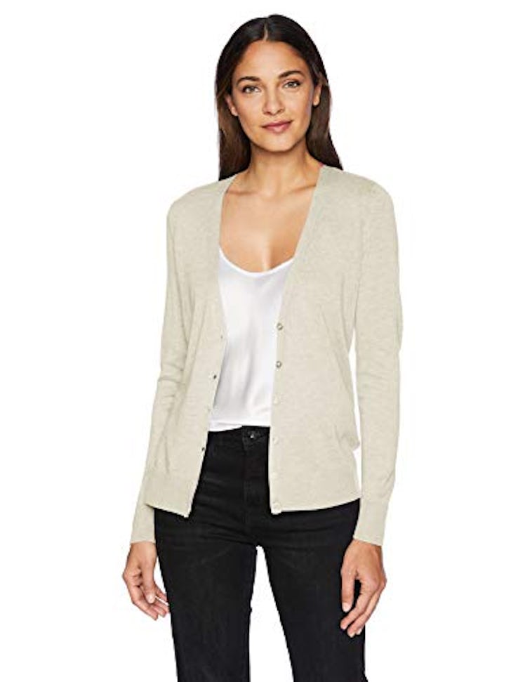 Amazon Essentials Classic Fit Lightweight V-Neck Cardigan