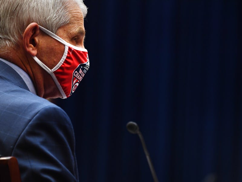 Dr. Anthony Fauci wearing a face mask while delivering a speech