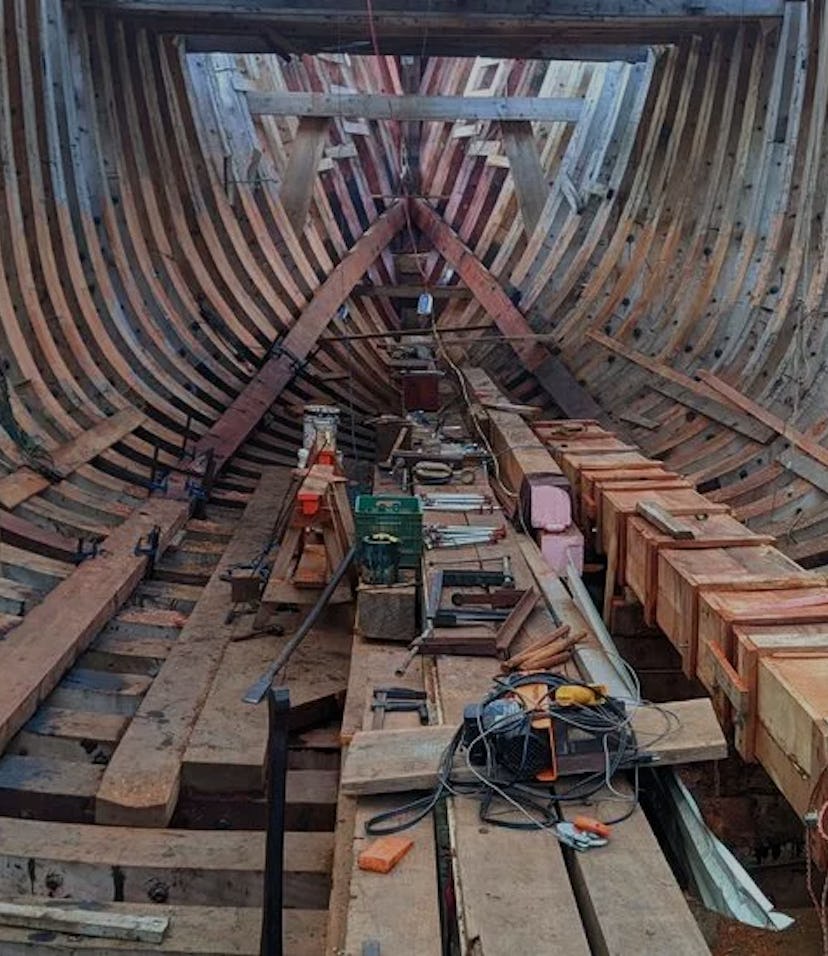 Sailcargo is building a cargo ship made of wood.