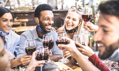 Is It Safe To Throw Or Attend A Party During The Coronavirus Pandemic A Doctor Weighs In Is It Safe To Throw Or Attend A Party During The Coronavirus Pandemic A Doctor Weighs In