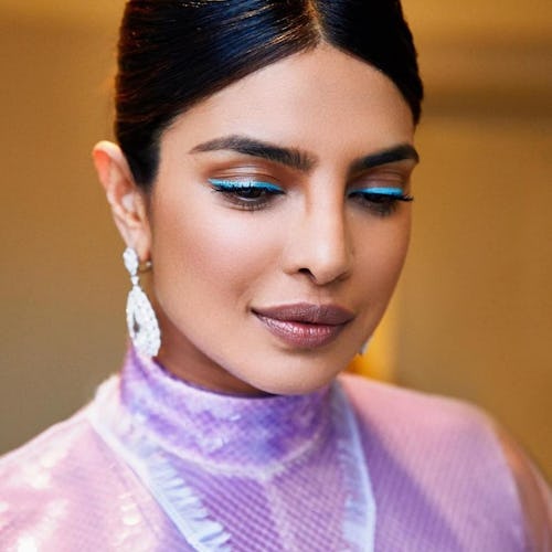 Priyanka Chopra demonstrated how to wear colorful eyeliner with her 2019 aqua look