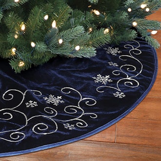 New Traditions Simplify Your Holiday Velvet Tree Skirt