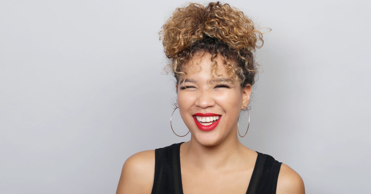 11 holiday hairstyles for short hair that are so easy to do