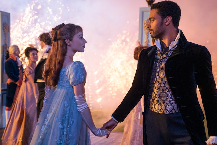 Phoebe Dynevor and Rege-Jean Page in 'Bridgerton'