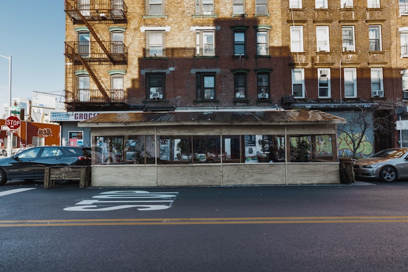 New York City outdoor dining.