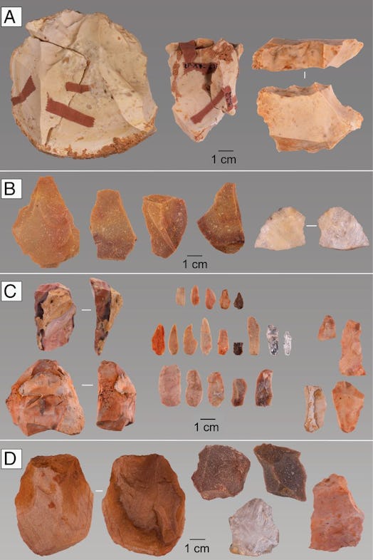 Various artifacts from the middle to Upper Paleolithic transitions levels
