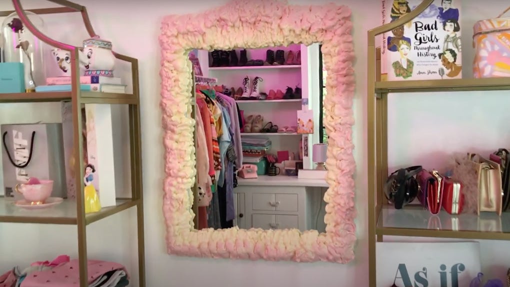 How To Make The Foam Mirror From Tiktok For The Cutest Mirror Selfies how to make the foam mirror from tiktok