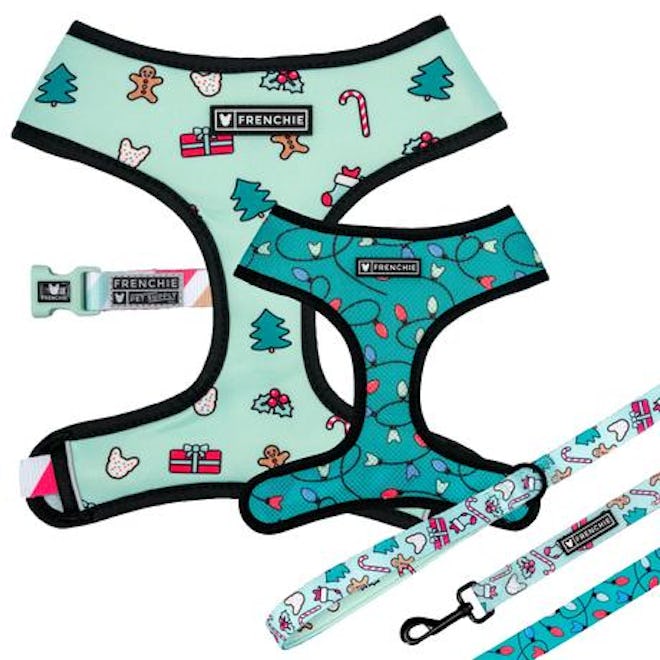 MATCHING SET- FRENCHIE DUO REVERSIBLE HARNESS AND COMFORT LEASH- DECK THE HALLS