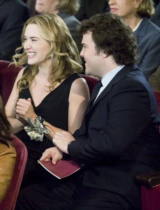 kate winslet black dress the holiday Celebrities in Gloves
