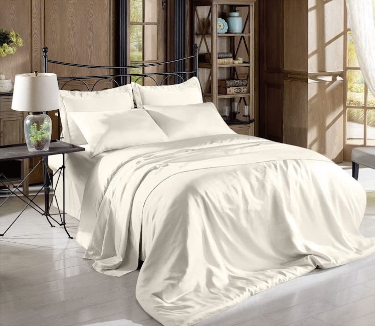 Comfy Deal Satin Sheet Set