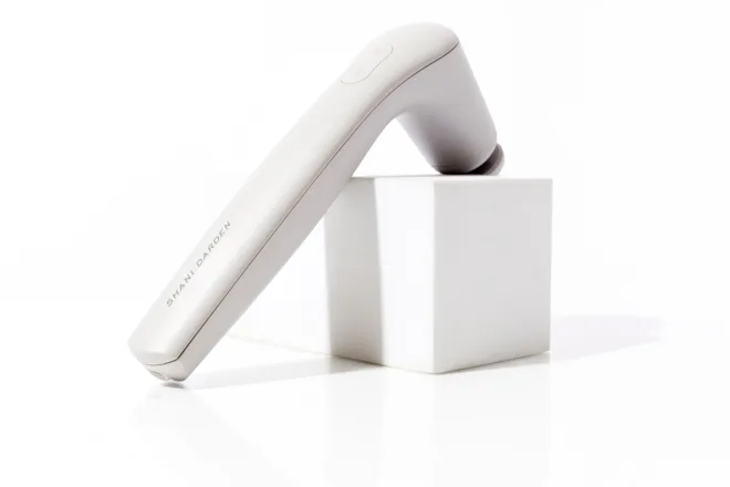 Vibrating Face Massager Benefits, Explained By Dermatologists Vibrating Face Massager Benefits, Explained By Dermatologists