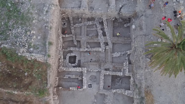megiddo grave site excavation