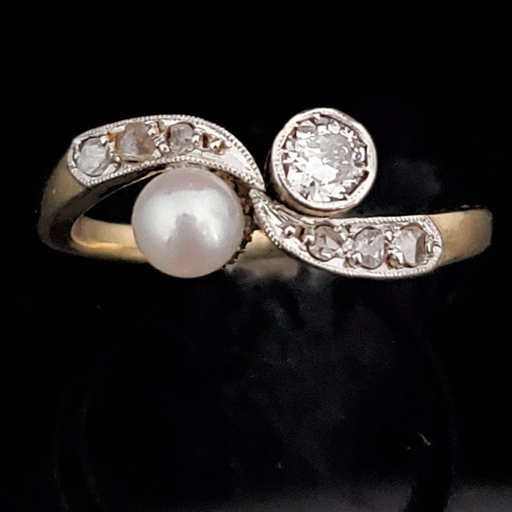 Vintage Pearl Transitional Cut Diamond 18k Gold Toi at Moi Ring Two Gemstone