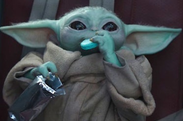 How To Make Baby Yoda's Blue Macarons For A Manda-Glorious Treat
