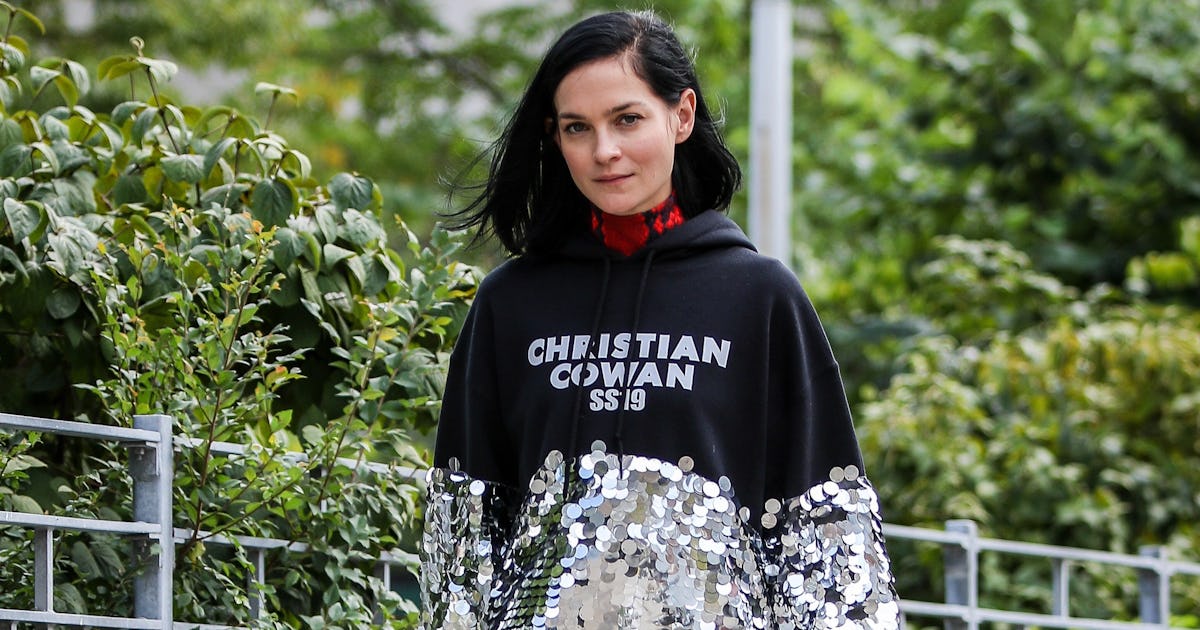 Count down to 2023 with these 10 luxurious sleepwear looks for a cozy new year’s eve at home 7 New Year's Eve 2020 Outfit Ideas With Loungewear & Pajamas That Just Make Sense