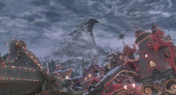 These 'Grinch' Zoom backgrounds include so many iconic scenes.