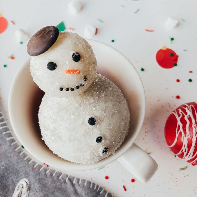 SNOWMAN Hot cocoa bombs, Hot chocolate Bombs, Christmas, holiday