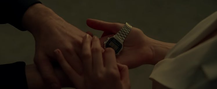Steve Gives Diana a watch in Wonder Woman: 1984.