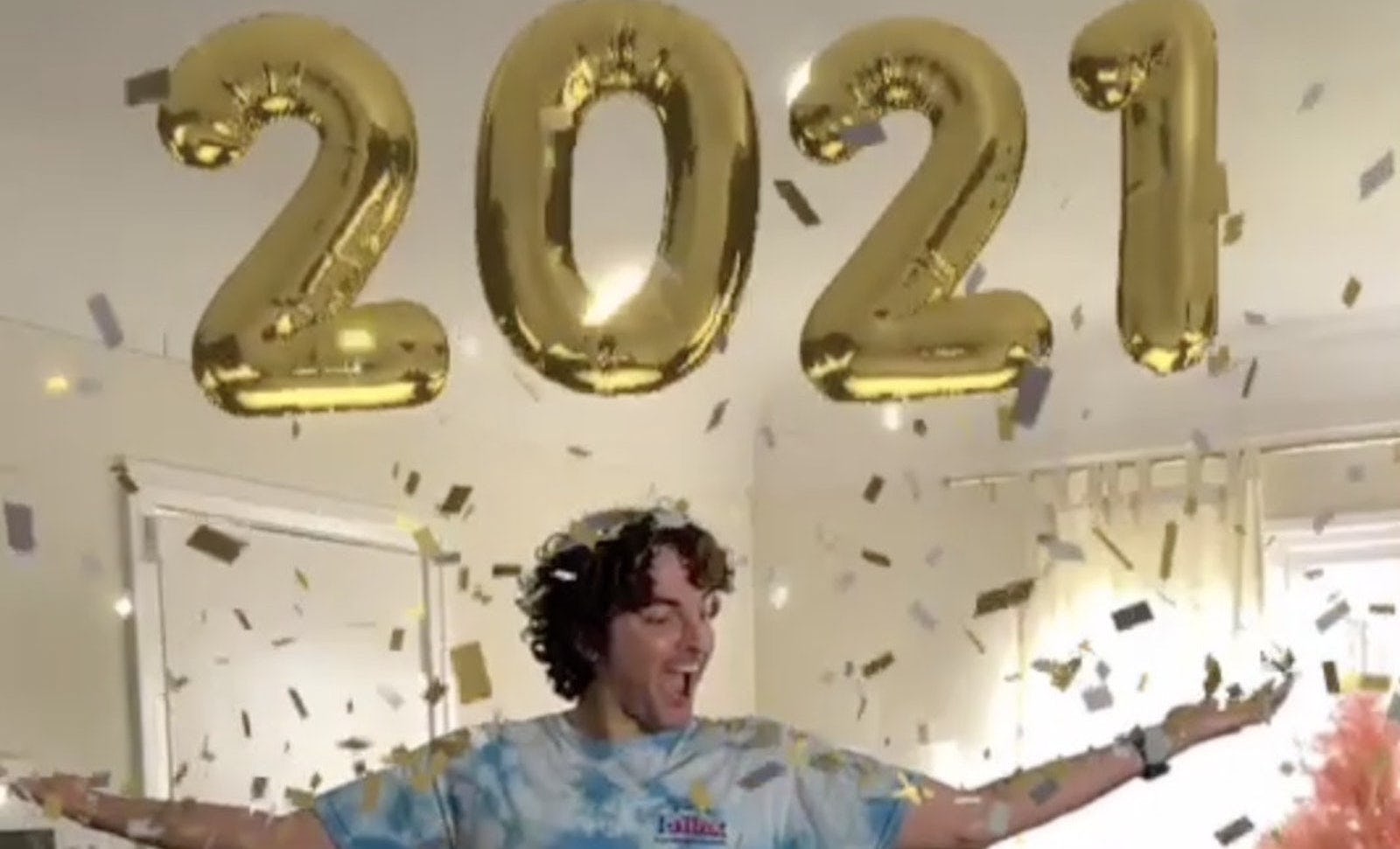 These new TikTok effects for iPhone 12, 12 Pro, and Pro Max include so many festive options.