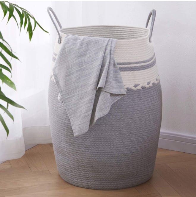 OIAHOMY Woven Laundry Hamper