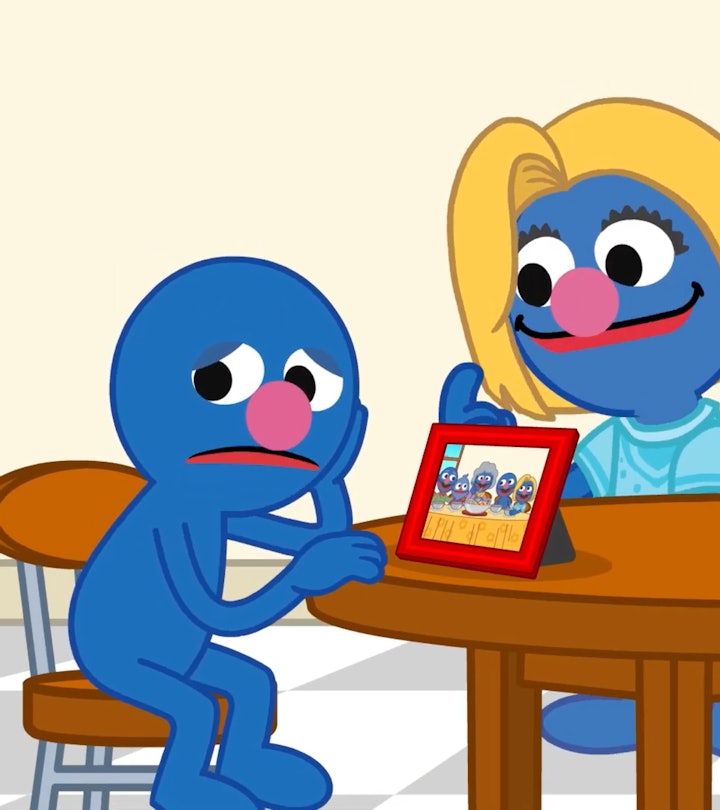 Grover's mom helps him stay connected with family during the COVID-19 pandemic. 
