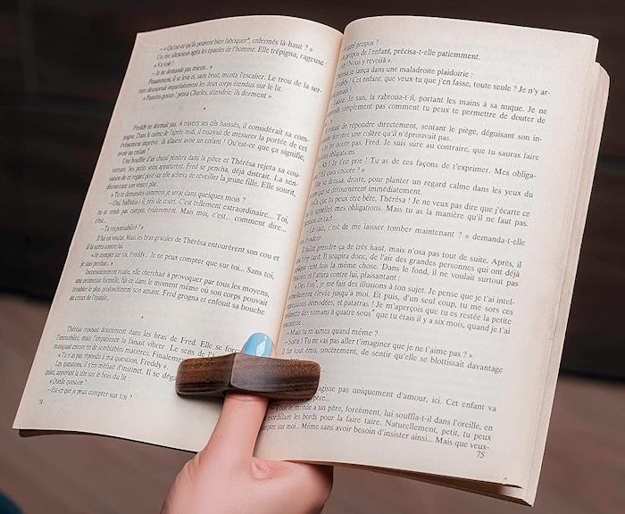 TILISMA Walnut Page Holder