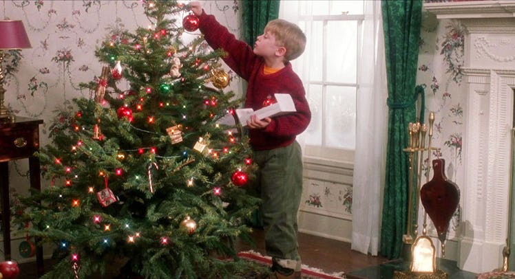 Home Alone, Decorating Tree