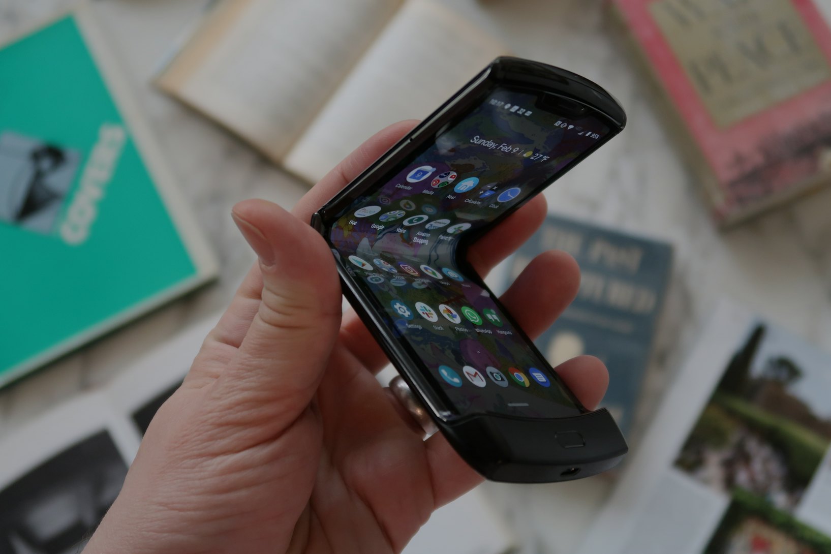 Motorola's Razr is a Deeply Unpleasant Phone to Use