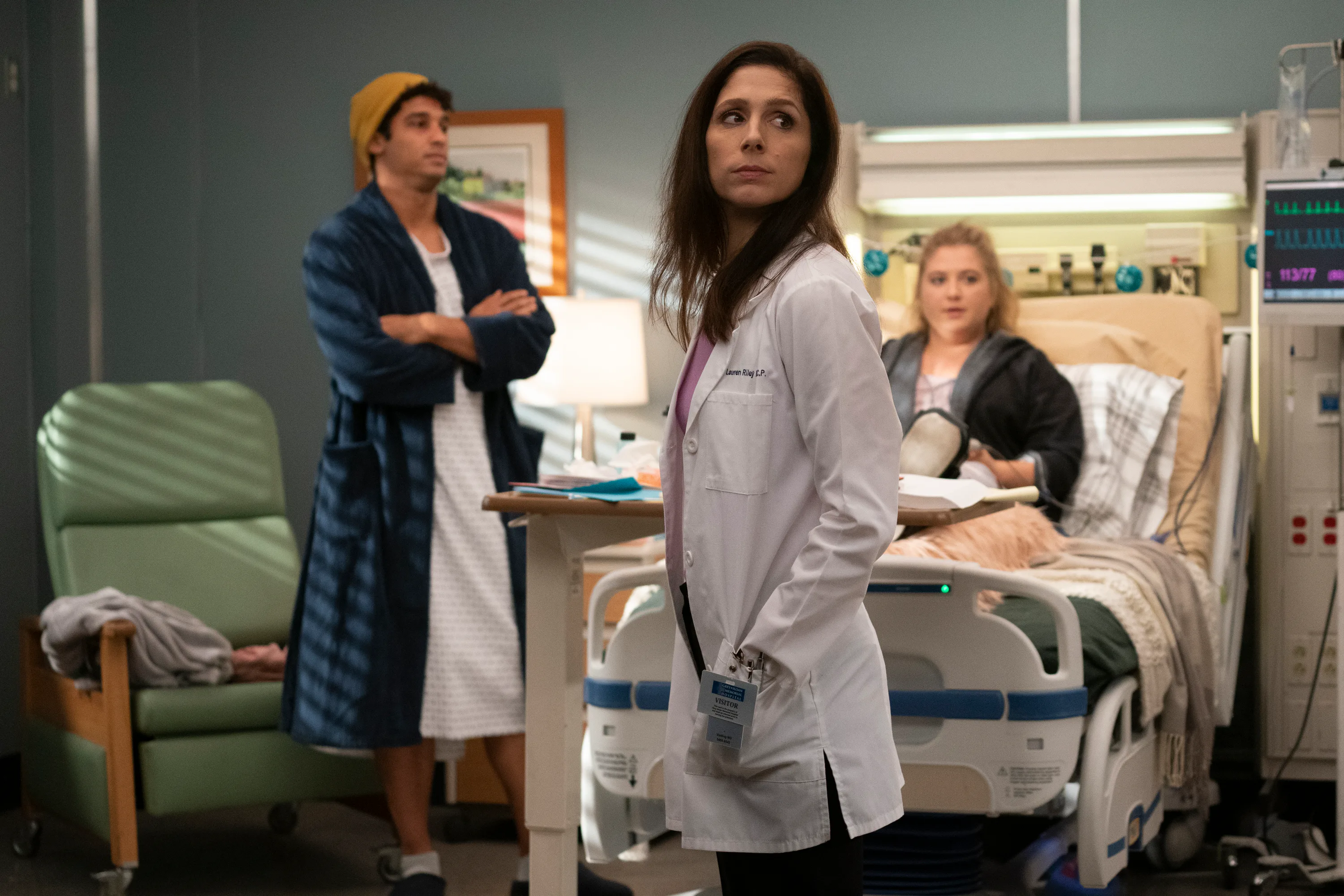 Who Plays Dr. Riley On 'Grey's Anatomy'? Shoshanna Stern Is Making TV ...
