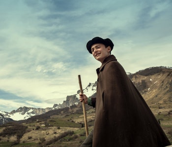 Noah Schnapp Says His New Wwii Drama Is More Personal Than Stranger Things