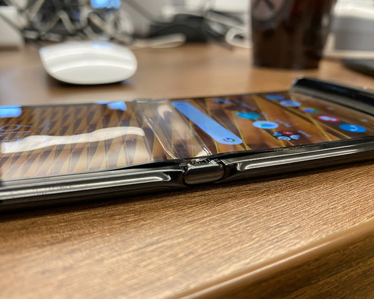 Motorola Issues Official Response Over Razr Screen Peeling. Says Don't  Worry.