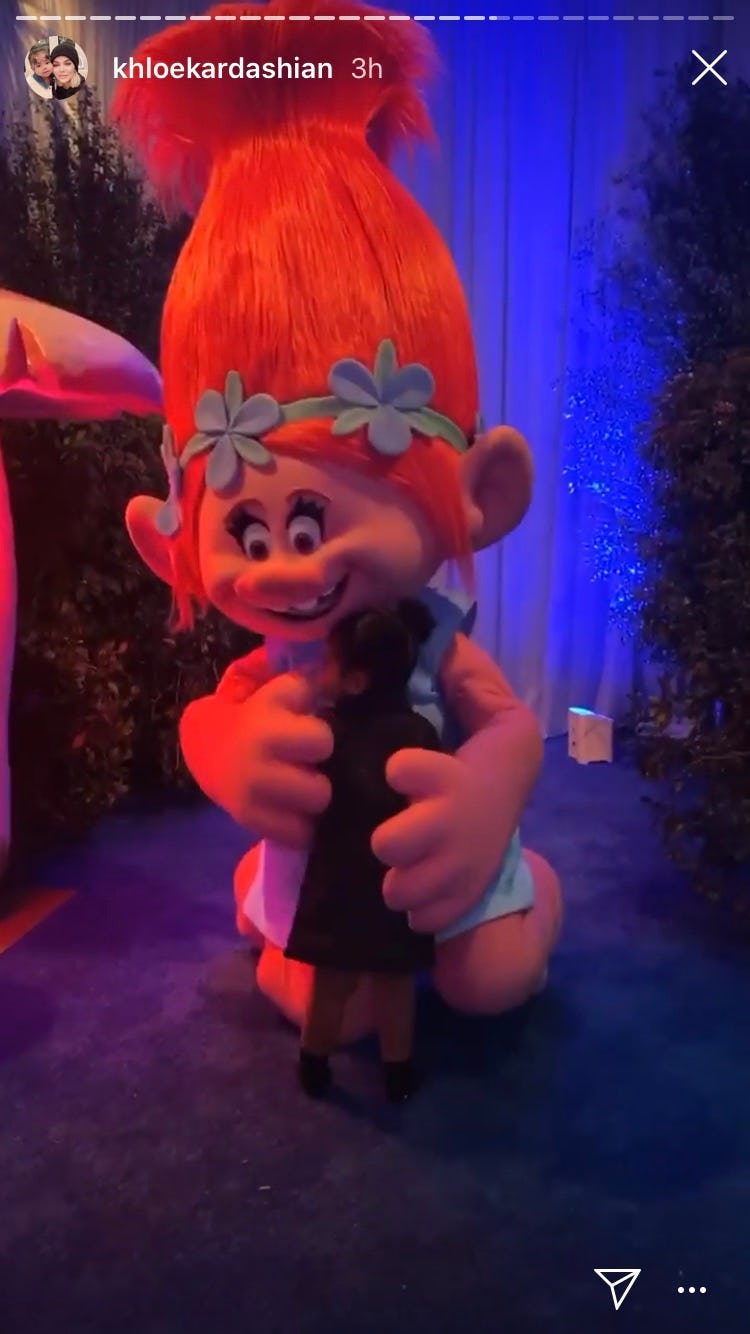 Kylie Jenner S Birthday Bash For Stormi Included Elsa Trolls Photos