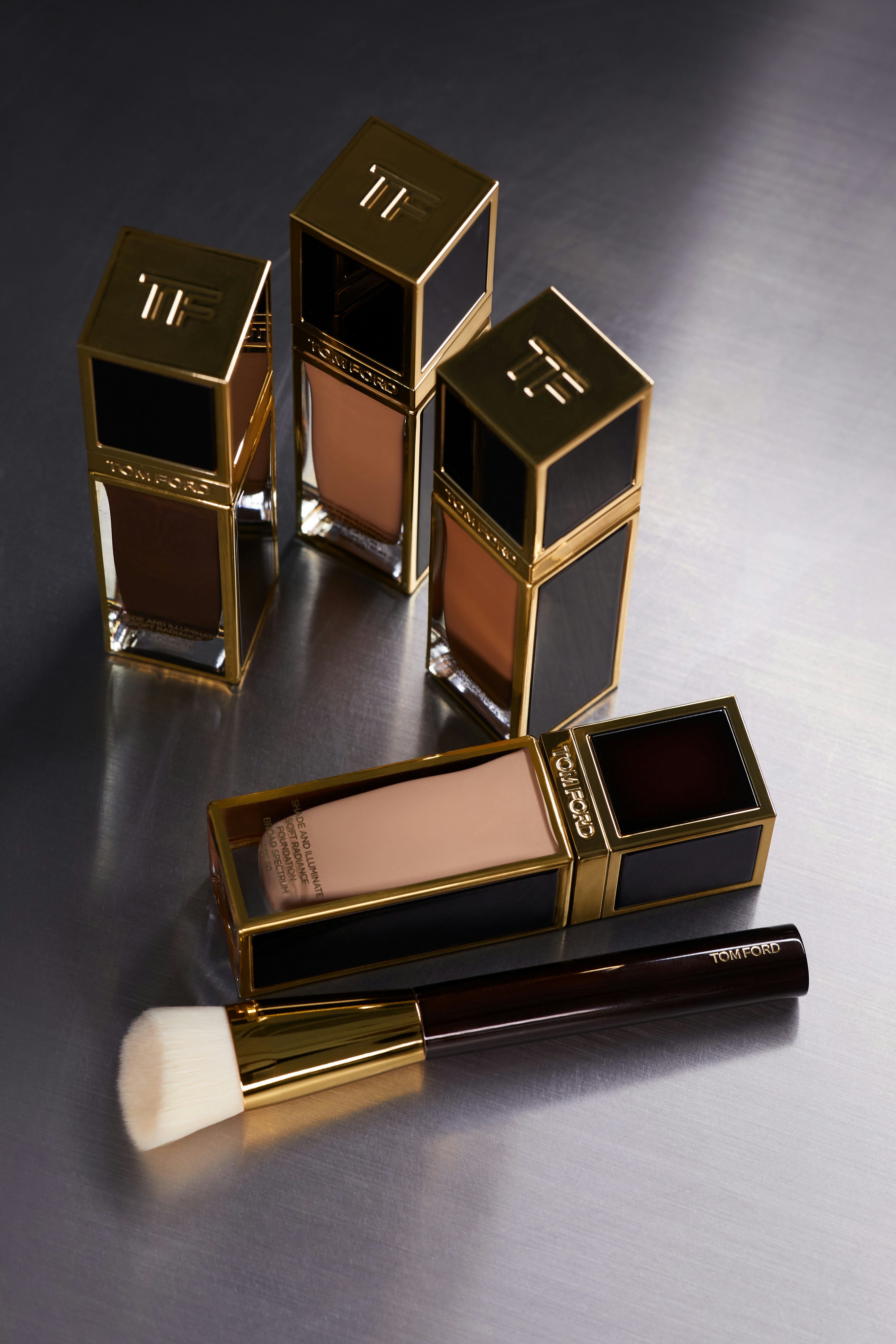 ファンデーション TOM FORD Shade and Illuminate Foundation Shade and Illuminate Soft Radiance Foundation SPF 50 | TOM
