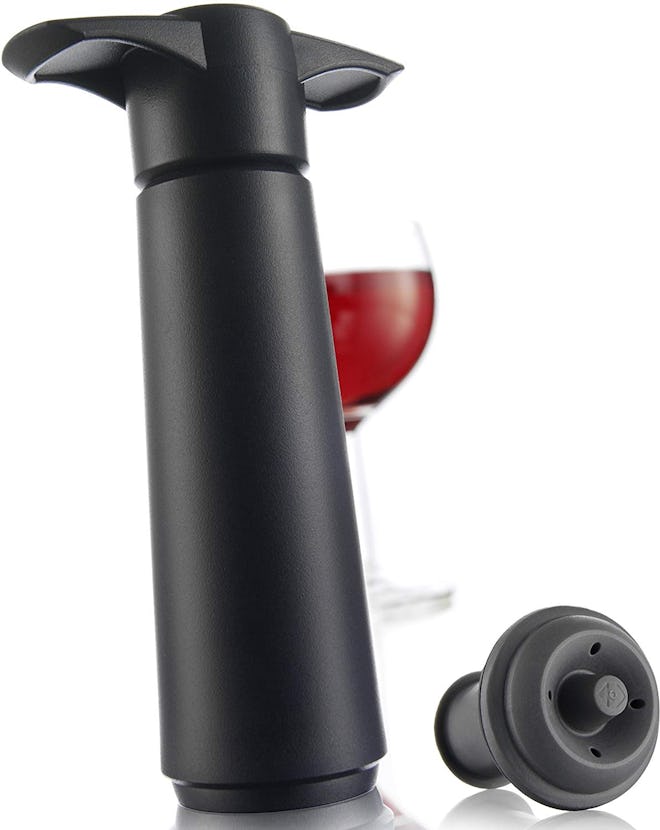 Vacu Vin Black Pump with Wine Saver Stoppers