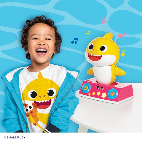 Pinkfong Baby Shark Official Dancing DJ - By WowWee : : Toys &  Games